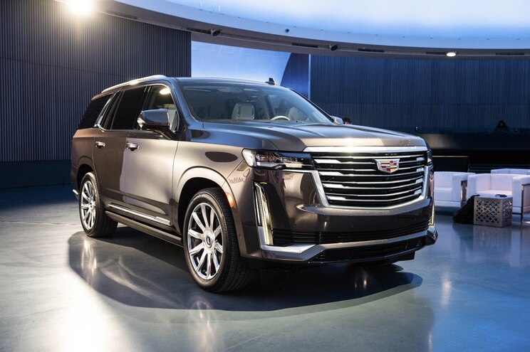 2021-cadillac-escalade-first-look-3q-front.jpg