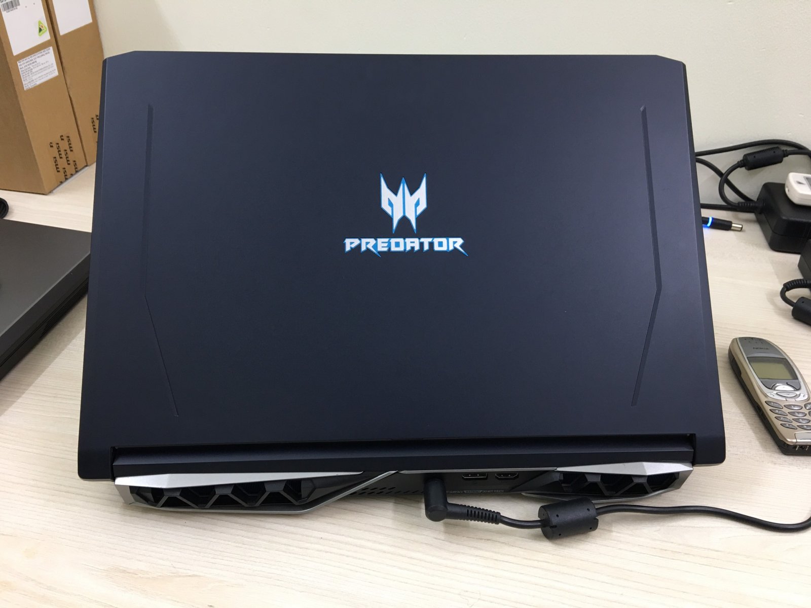 Acer-Predator-Helios-500-002.jpg