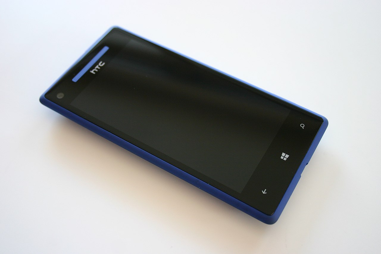 HTC_Windows_Phone_8X_(8315233001).jpg