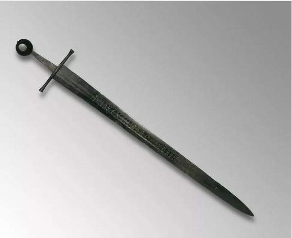 knight sword.png