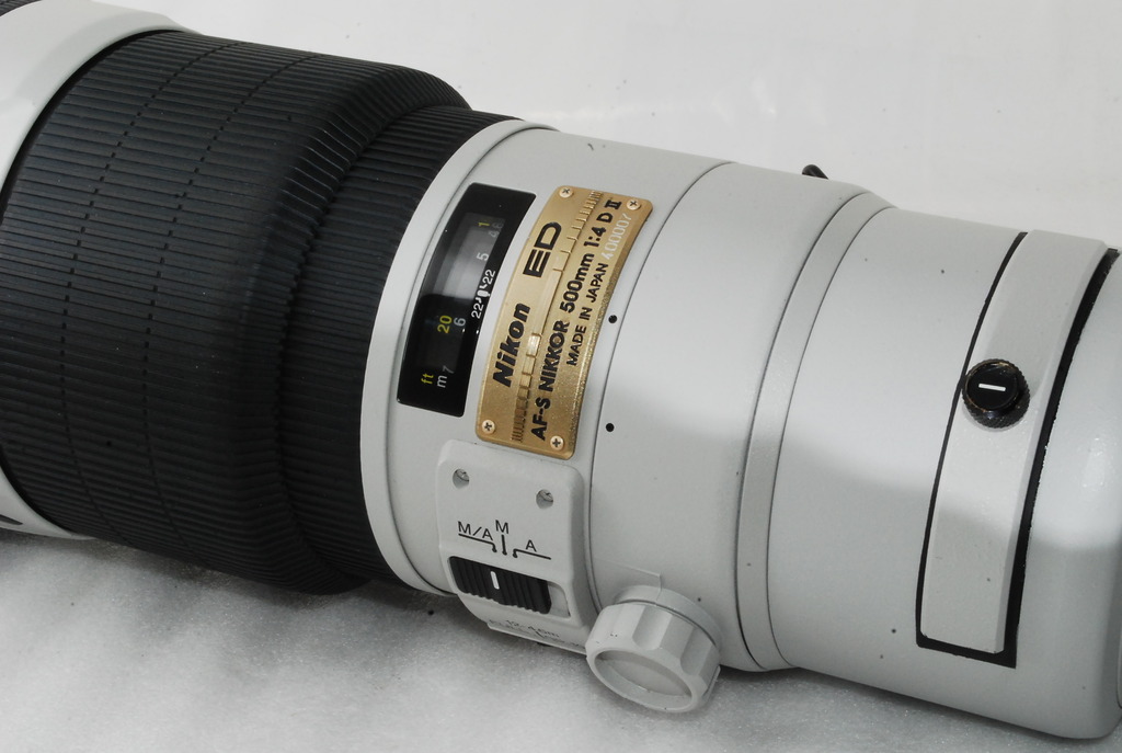 Rare-light-grey-Nikon-AF-S-Nikkor-500mm-F4-D-II-lens-3.jpg