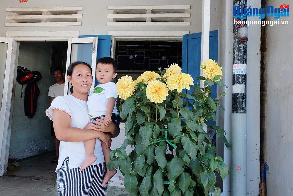 Tết Giáp Thìn 2024, chị Nguyễn Thị Ngọc Hằng (41 tuổi) và cậu bé Nguyễn Anh Lộc (3 tuổi) mang trong mình lá gan Việt - Ý được đón tết sum vầy cùng gia đình. Ảnh: BẢO HÒA