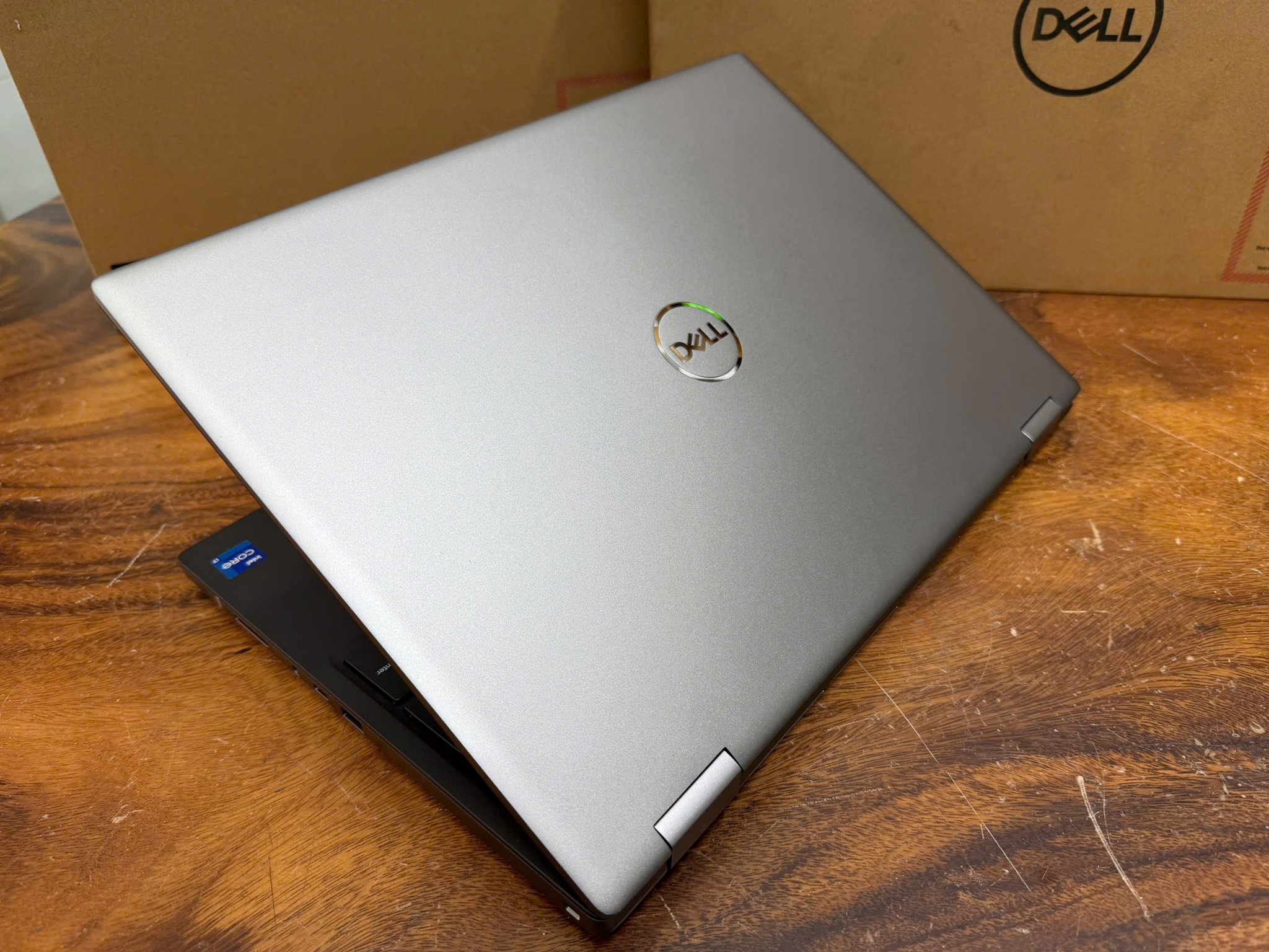 dell precision 7680 oled (5).jpg