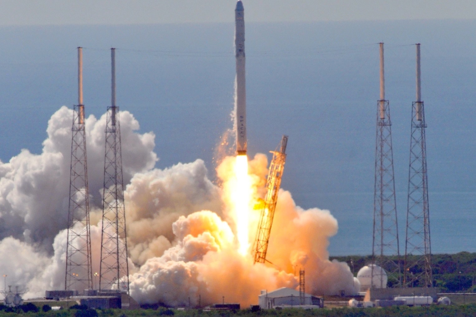 Mỹ cho phép SpaceX phóng hơn 7000 vệ tinh mới