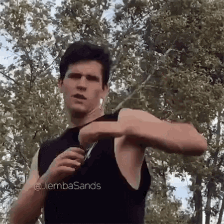 tenor.gif