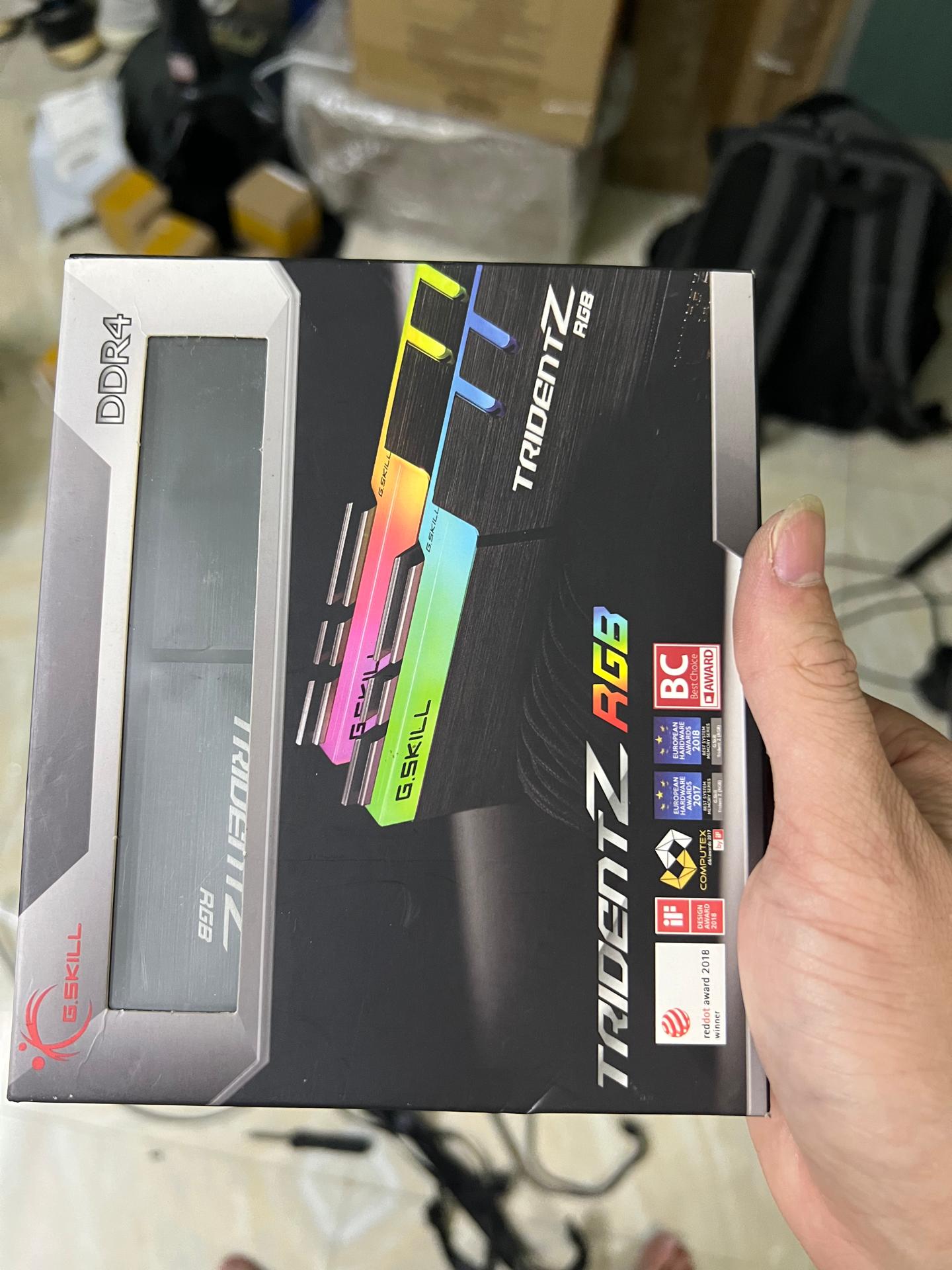 YWvz9oU.jpg