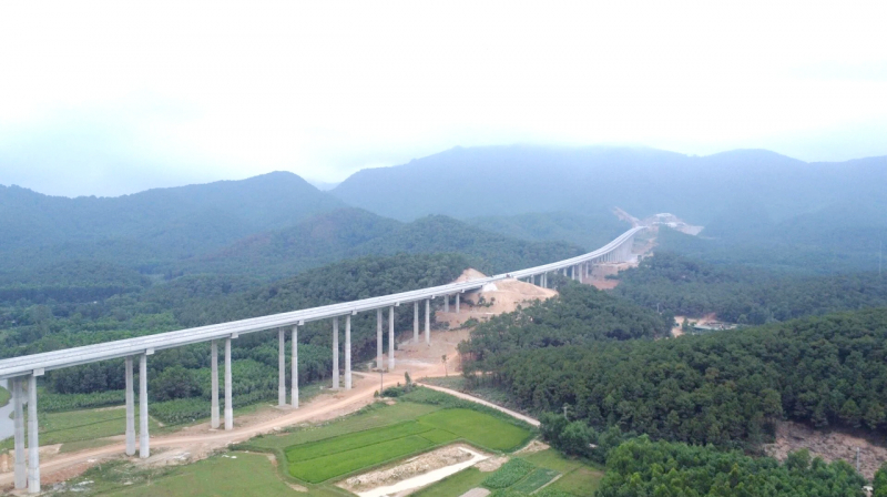 Ngắm vẻ đẹp kỳ vĩ của cao tốc Diễn Châu – Bãi Vọt trước ngày thông xe -0