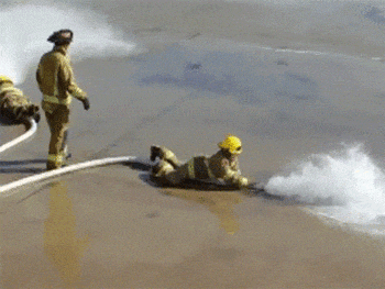 6ed7b3b75927df2584e12b4881caafe6.gif