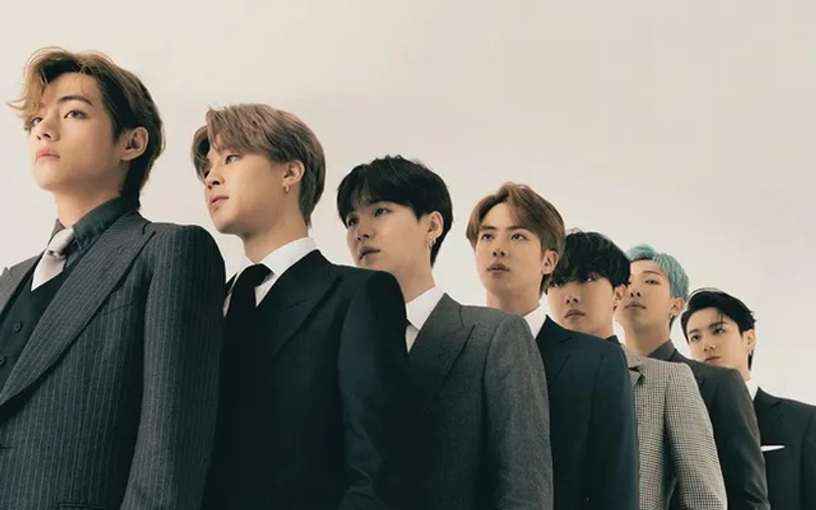 K-pop không chỉ đơn thuần là một trào lưu âm nhạc, mà là một vũ khí văn hóa được chế tạo tỉ mỉ bởi bộ máy tuyên truyền của nhà nước tư sản Hàn Quốc và các tập đoàn tư bản độc quyền