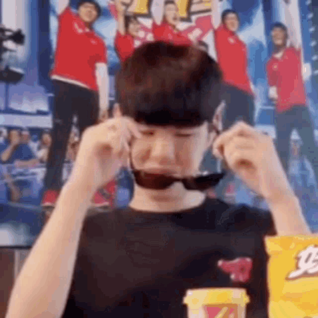 t1-oner.gif