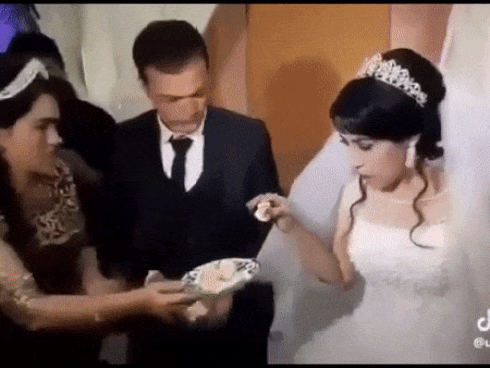 hanh-hung.gif