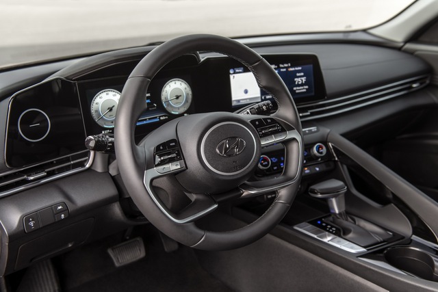 Ra mắt Hyundai Elantra hoàn toàn mới: Đẹp xuất sắc, đe nẹt Mazda3 - Ảnh 10.