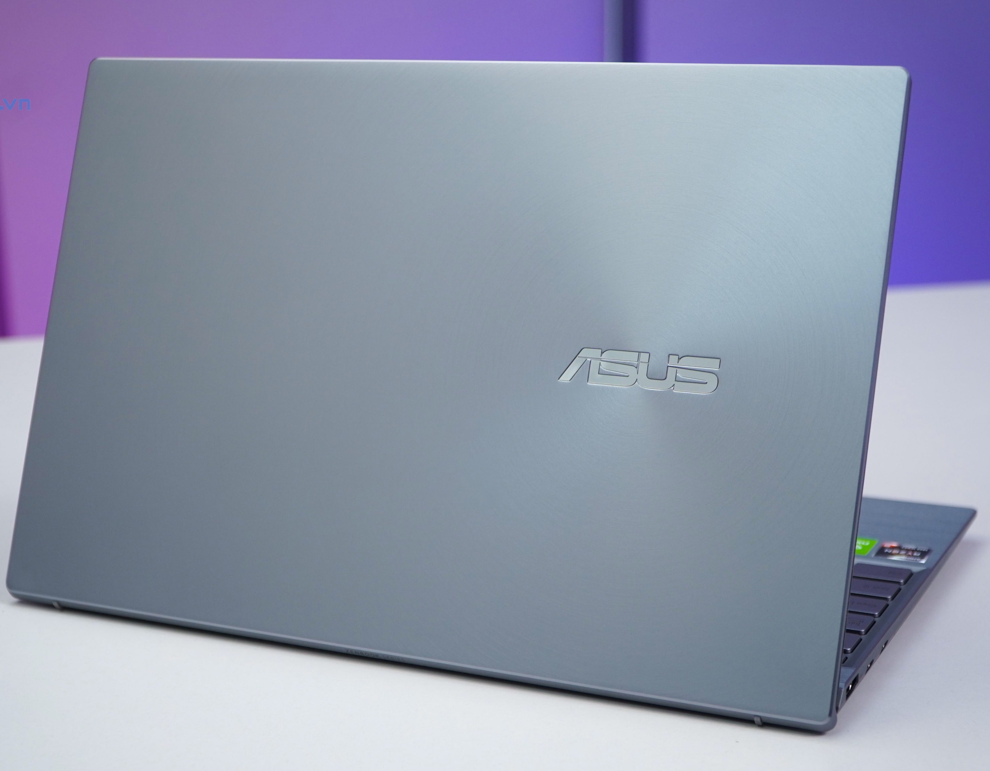 Asus-Zenbook-Q408UG-5.jpg