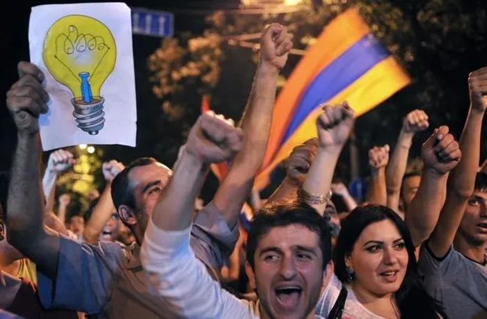 Người biểu tình ở Yerevan. (Ảnh: AFP)
