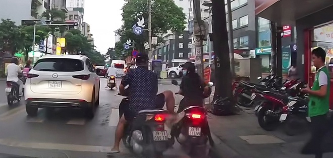 Xe may huc phu nu anh 1