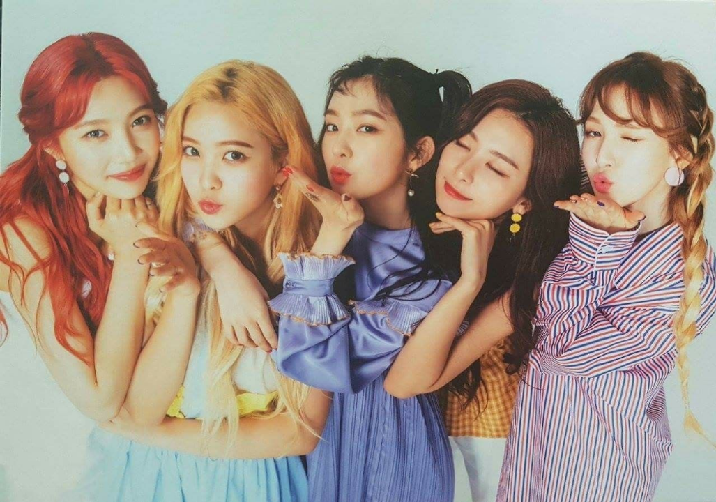 Đằng sau vẻ ngoài hiện đại và cấp tiến, K-pop thực chất đang góp phần làm trầm trọng thêm vấn đề bất bình đẳng giới, phản ánh và củng cố những định kiến và áp bức giới sâu sắc trong xã hội tư bản chủ nghĩa.