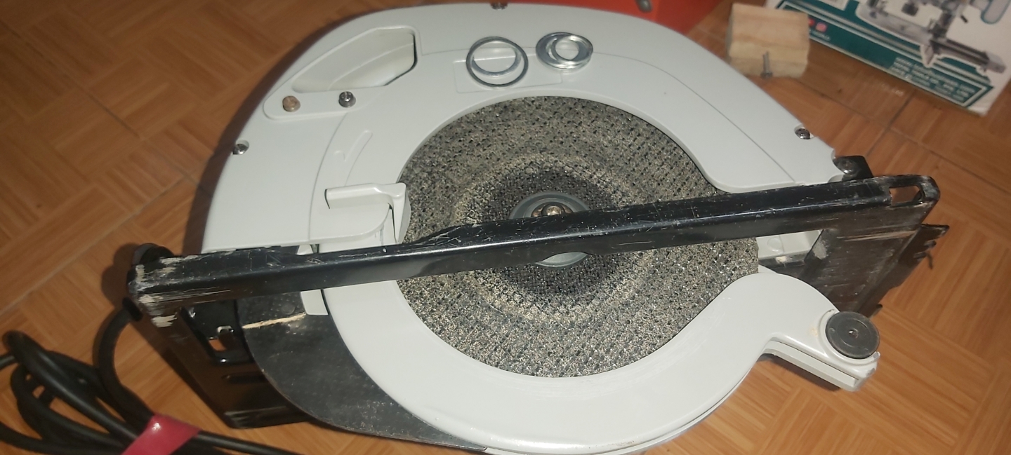 Adr4CqA.jpg