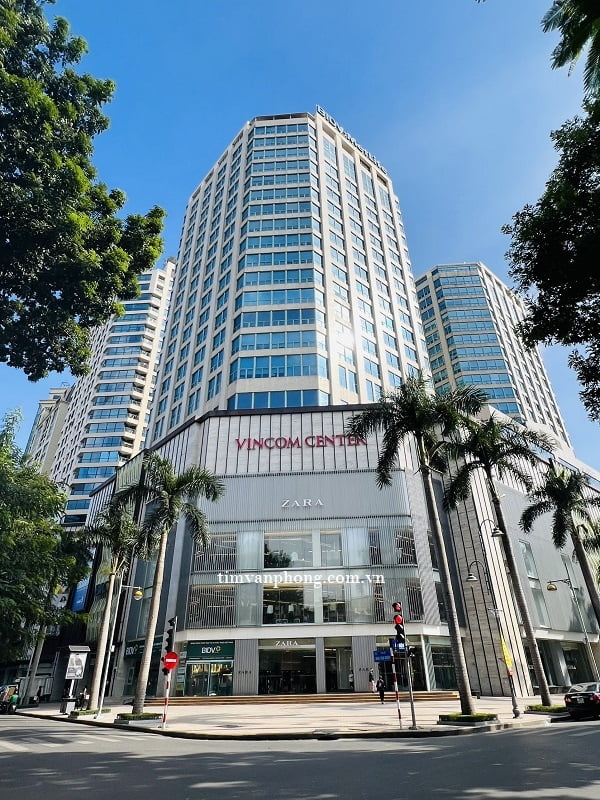 vincom-center-ba-trieu.jpg