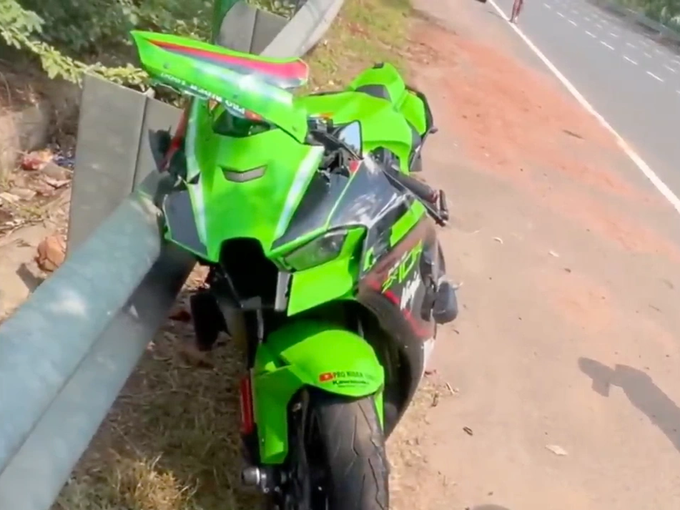 YouTuber tử nạn khi phóng xe phân khối lớn cố cán mốc 300km/h - 2