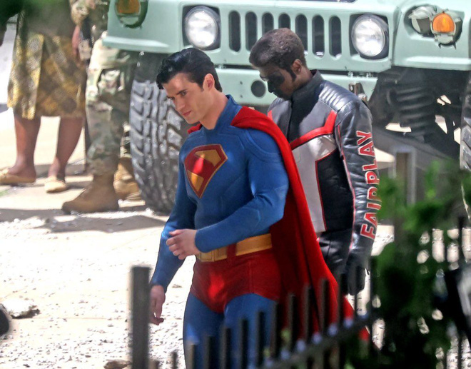 Fan chê trang phục Superman mới, cái bóng Henry Cavill quá lớn- Ảnh 1.