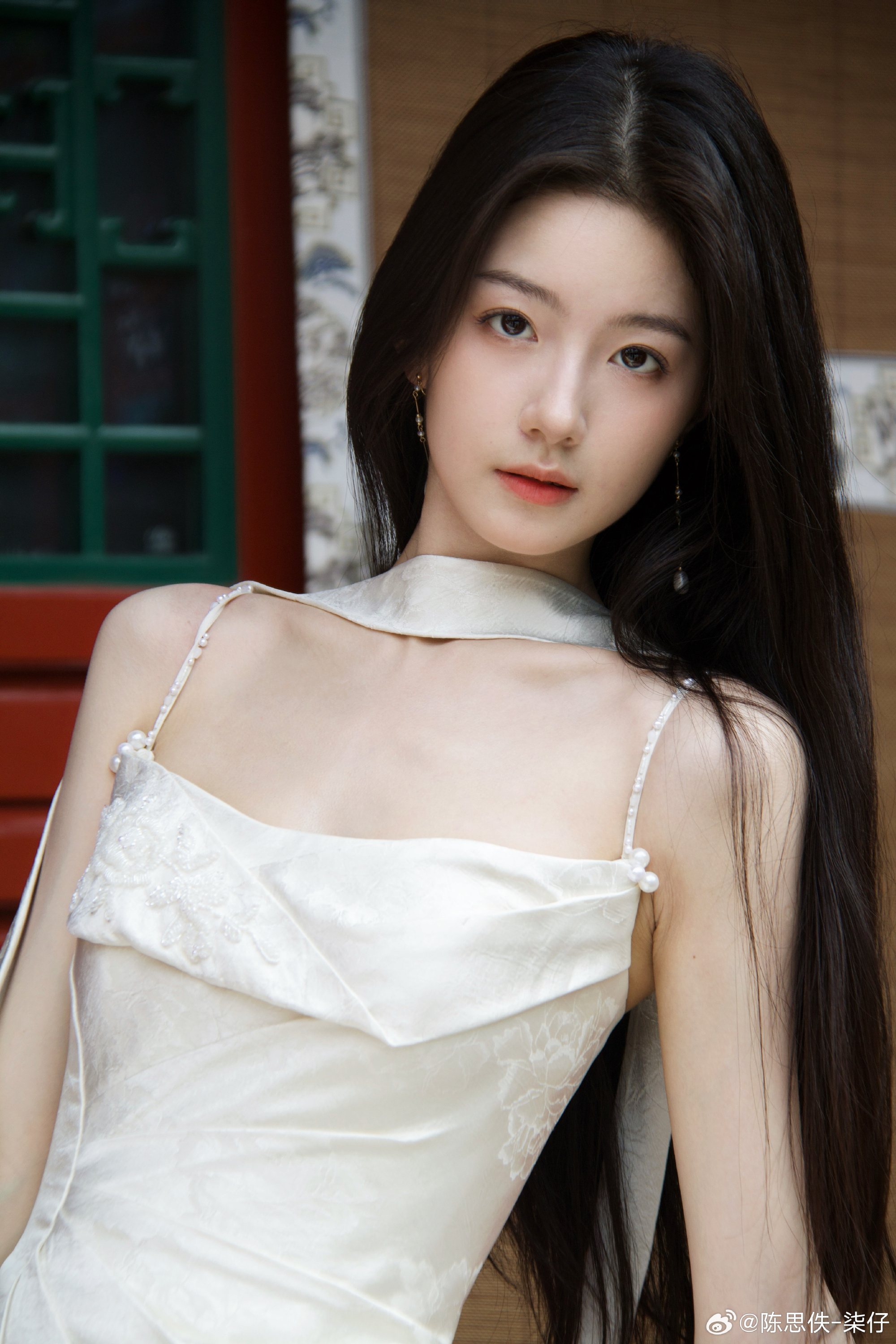007VU3KPly1i2g2kjzidwj32tc480hdw.jpg