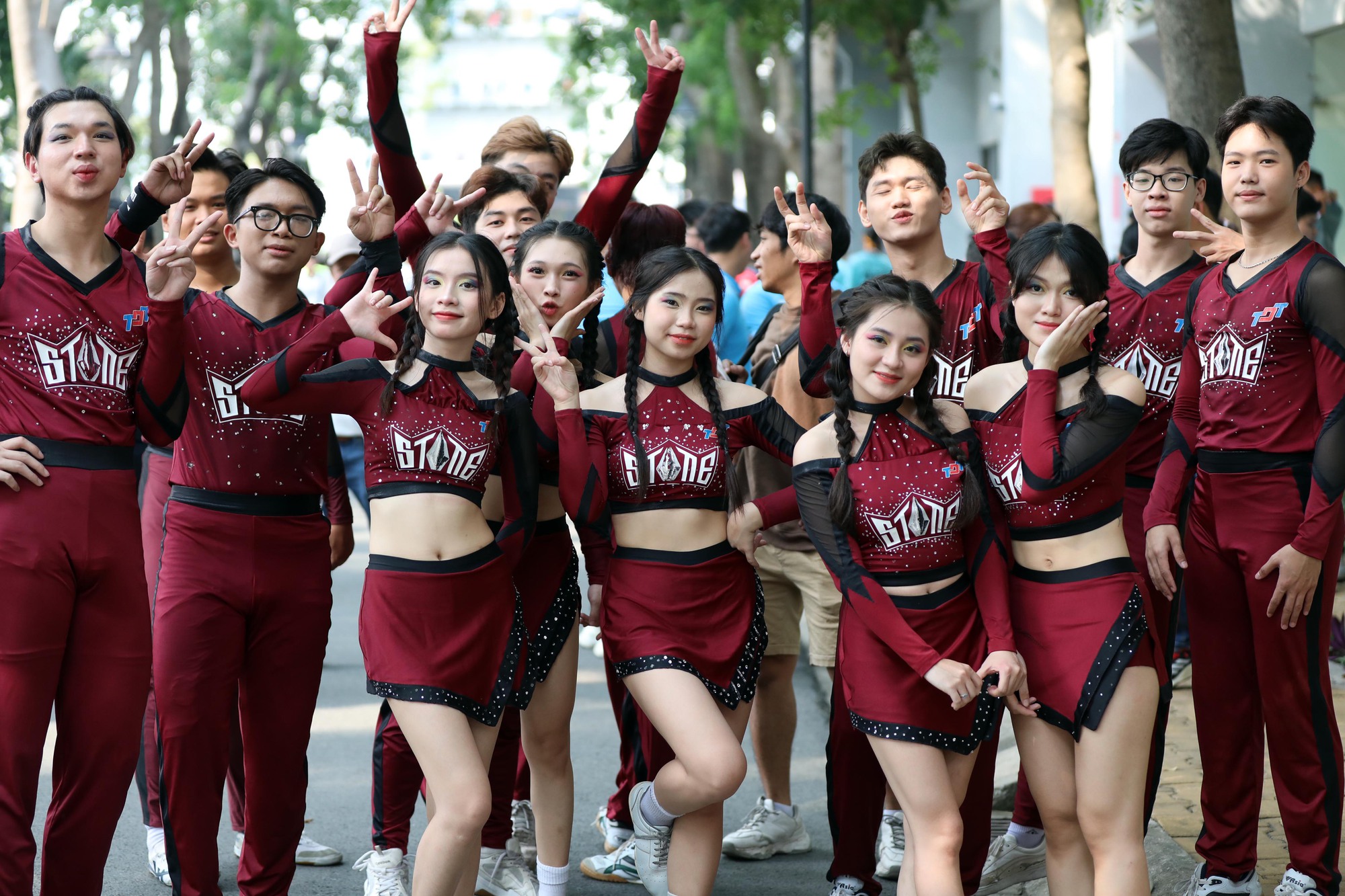 Những ‘nàng tiên’ ngày khai mạc giải bóng đá Thanh Niên sinh viên Việt Nam- Ảnh 9.