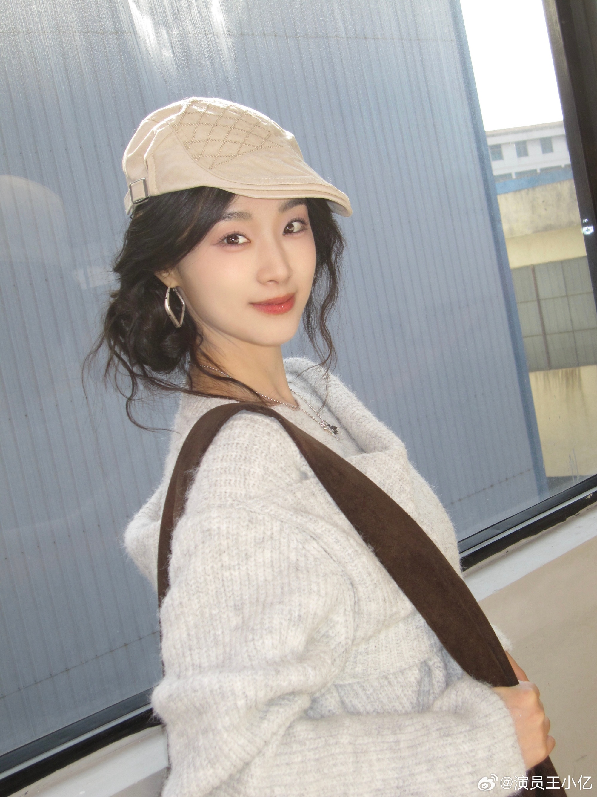 0067UmeOgy1i93i3r7oajj32bc334e82.jpg