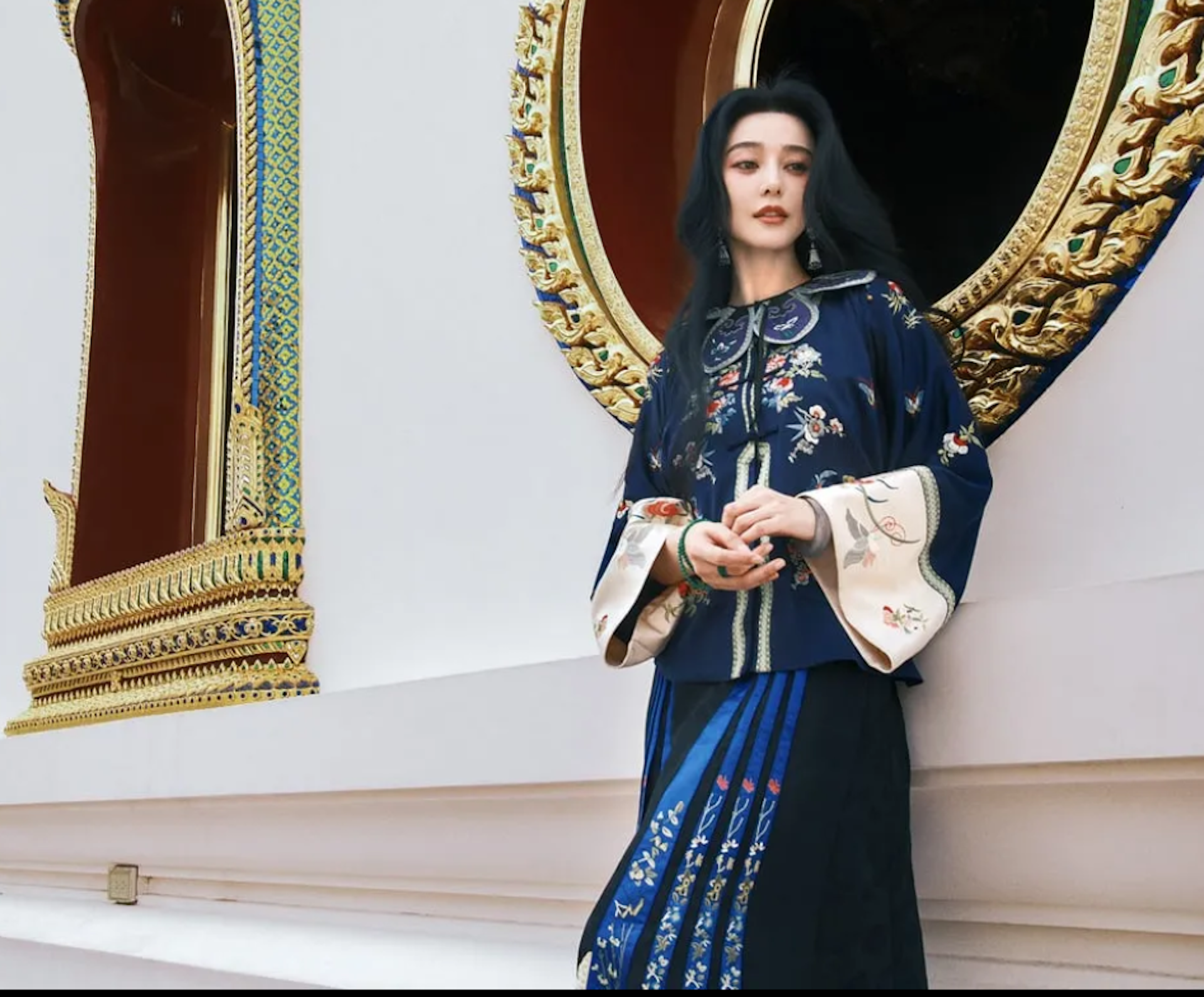 Ngoài việc tham gia lễ hội ở Bangkok, Phạm Băng Băng cũng tranh thủ thăm thú thành phố, thưởng thức đồ ăn và thực hiện bộ ảnh thời trang tại các địa điểm du lịch. Cô cũng xuất hiện trên một chương trình buổi sáng tại xứ chùa vàng.