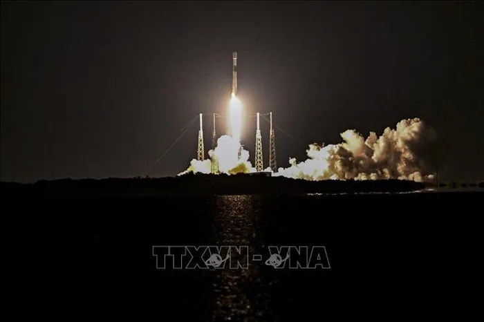 Tên lửa Falcon 9 của SpaceX mang theo vệ tinh Starlink 4-20 rời bệ phóng tại trung tâm vũ trụ ở Mũi Canaveral, bang Florida, Mỹ ngày 4/9/2022. Ảnh (tư liệu): AFP/TTXVN