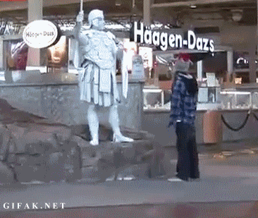 terrified-reactions-gifs-statue.gif