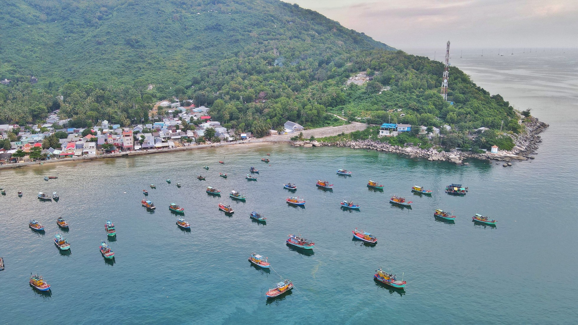 Phú Quốc vắng khách dịp lễ, 2 đảo khác ở Kiên Giang kín phòng