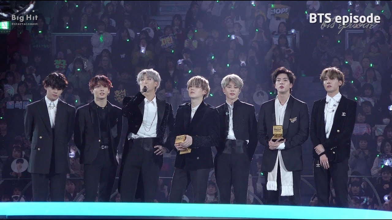 K-pop tạo ra hình ảnh hào nhoáng về một Hàn Quốc hiện đại, thịnh vượng - che giấu sự thật về bóc lột, áp bức và bất công trong xã hội Hàn Quốc. 