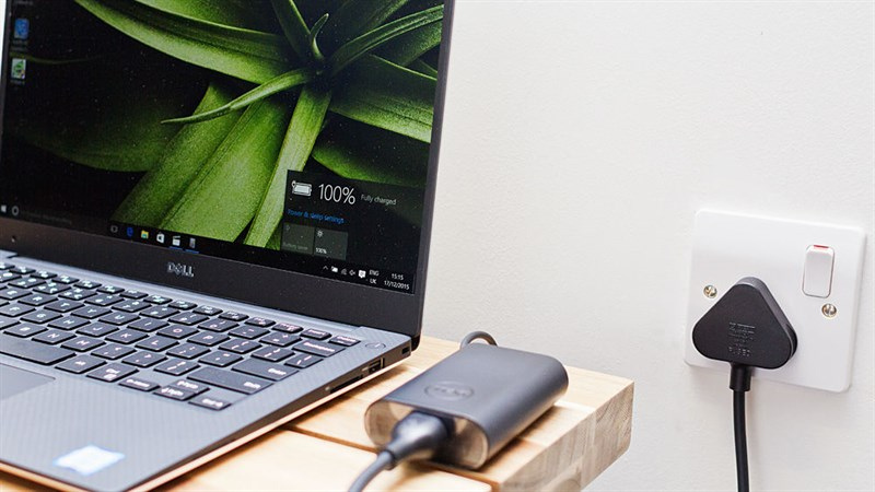 Do máy tính dùng nguồn điện trực tiếp nên CPU của máy tính có hiệu năng mạnh hơn, hoạt động hết công suất.