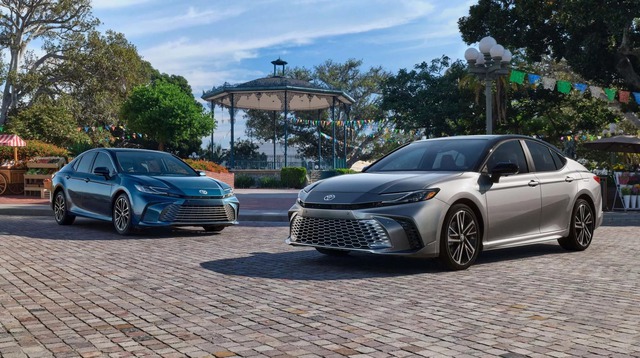 Toyota Camry đời mới chính thức ra mắt: Bỏ V6 lấy hybrid tiết kiệm, thiết kế đỉnh cao - Ảnh 1.