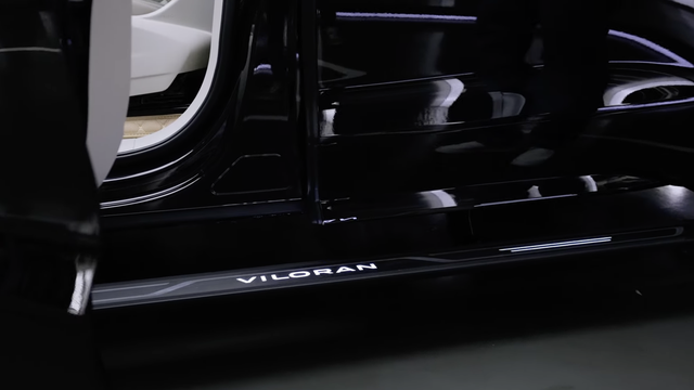 Sau thành công của phim Mai, Trấn Thành lập tức tậu VW Viloran, xe bản base nhưng option xịn hơn bản full - Ảnh 4.