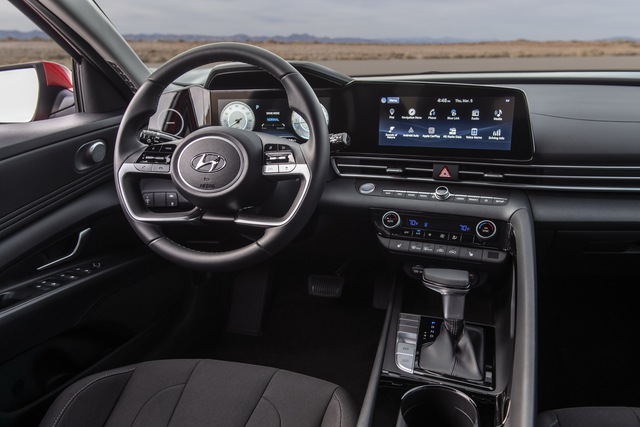 Ra mắt Hyundai Elantra hoàn toàn mới: Đẹp xuất sắc, đe nẹt Mazda3 - Ảnh 7.