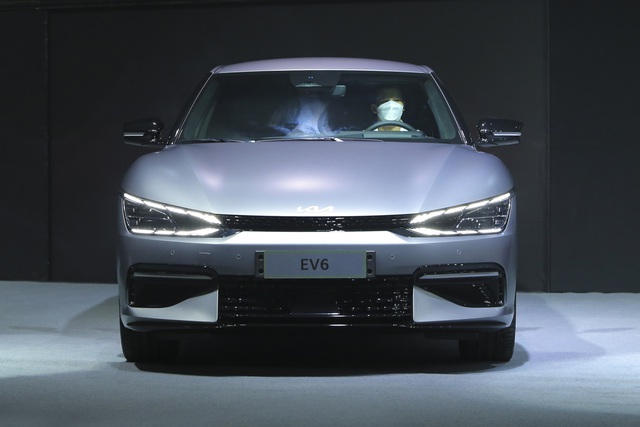 THACO sắp bán Kia EV6 - SUV điện được kỳ vọng lật đổ Tesla Model Y về Việt Nam ngáng đường VinFast VF e35 - Ảnh 1.