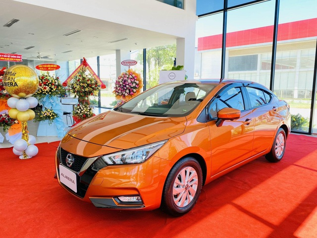 Nissan Almera 2021 vừa ra mắt Việt Nam đã giảm giá sập sàn: Cao nhất 64 triệu đồng, bản thấp ngang giá xe hạng A, quyết đấu Vios và Accent - Ảnh 2.