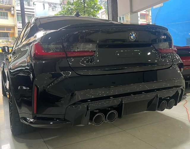 BMW M3 2022 đầu tiên về Việt Nam: Hàng hiệu cho dân chơi dám bỏ vài tỷ đồng để mua xe số sàn - Ảnh 3.