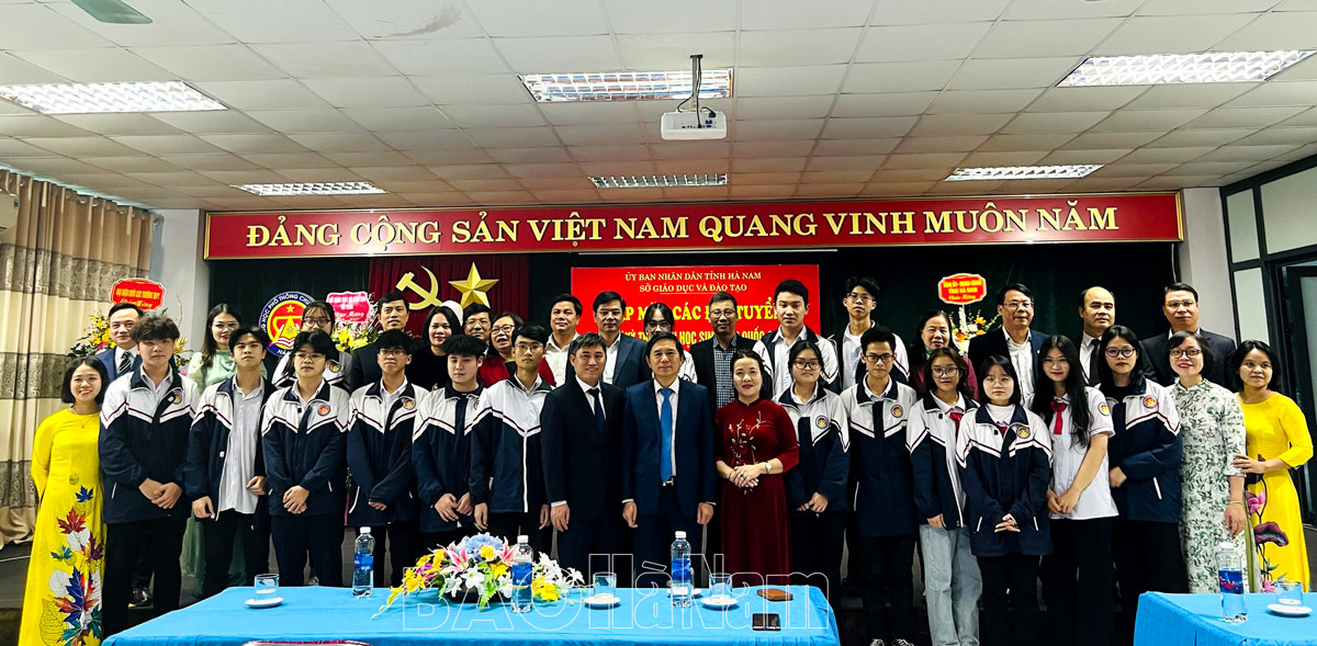 Đội tuyển học sinh giỏi quốc gia tỉnh Hà Nam đoạt 46 giải