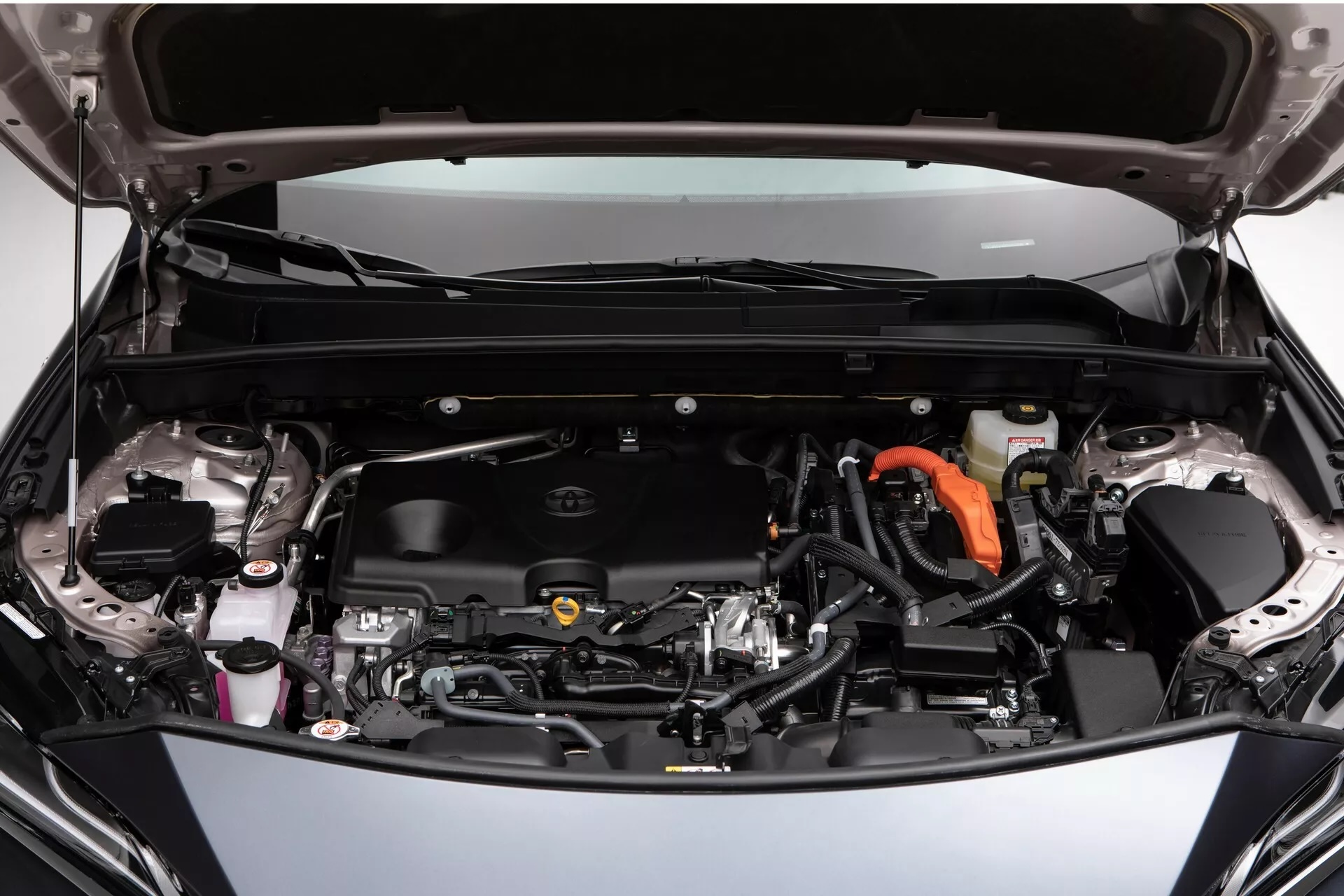 Toyota Venza 2024 không có nhiều nâng cấp: Động cơ hybrid, an toàn Safety Sense 2.5 và giá từ 34.920 USD