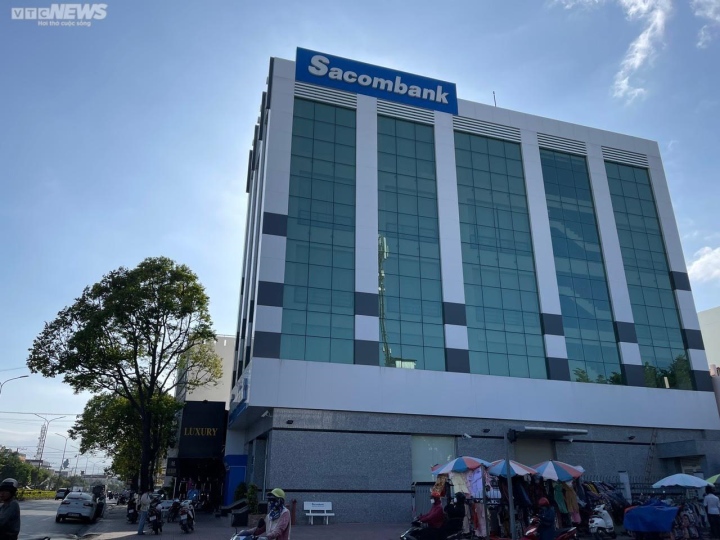 Giám đốc Sacombank Khánh Hòa bị cách chức vì để tiền của khách hàng 'bốc hơi’  - 1