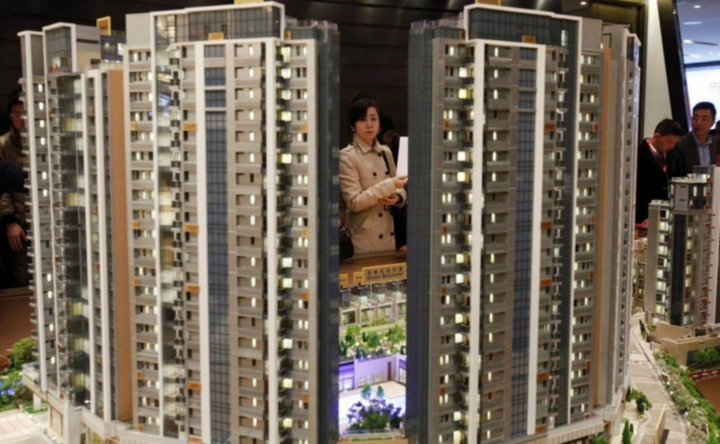 Thị trường bất động sản suy thoái kéo dài ảnh hưởng lớn đến tầng lớp trung lưu ở Trung Quốc. (Ảnh: SCMP)