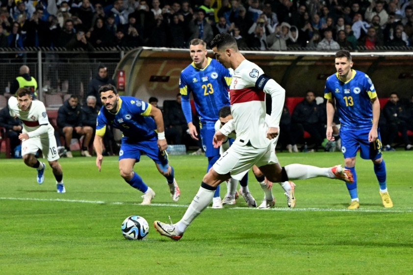 Ronaldo bùng nổ, Bồ Đào Nha tiếp tục thống trị vòng loại Euro 2024 342243