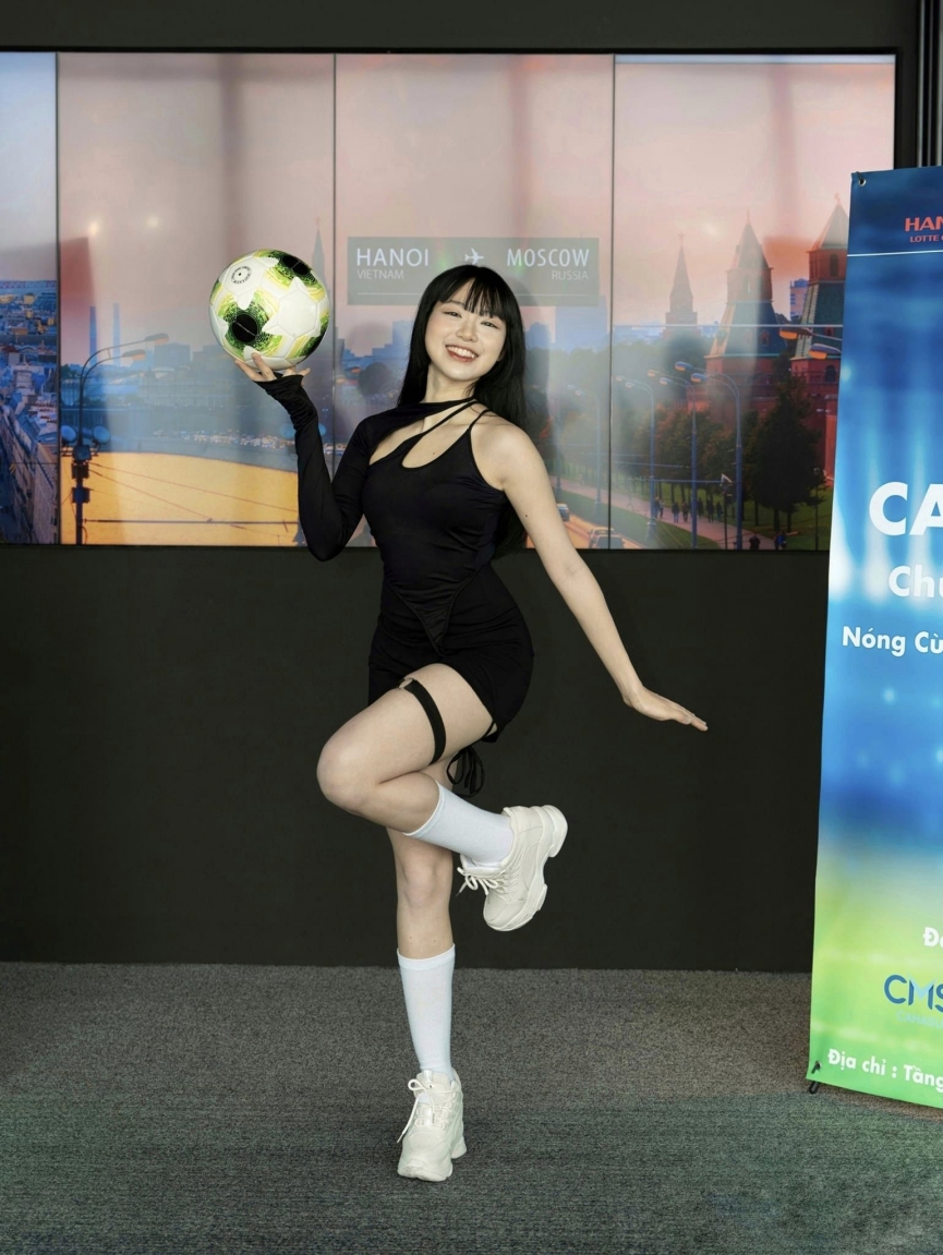 Dàn hot girl đẹp nghiêng nước nghiêng thành tham dự 'Nóng cùng World Cup 2022' (Phần 1) 215613