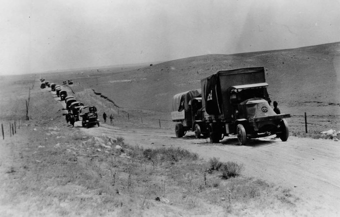 Đoàn xe của Eisenhower trong thử nghiệm năm 1919. Ảnh: Thư viện lưu trữ Eisenhower