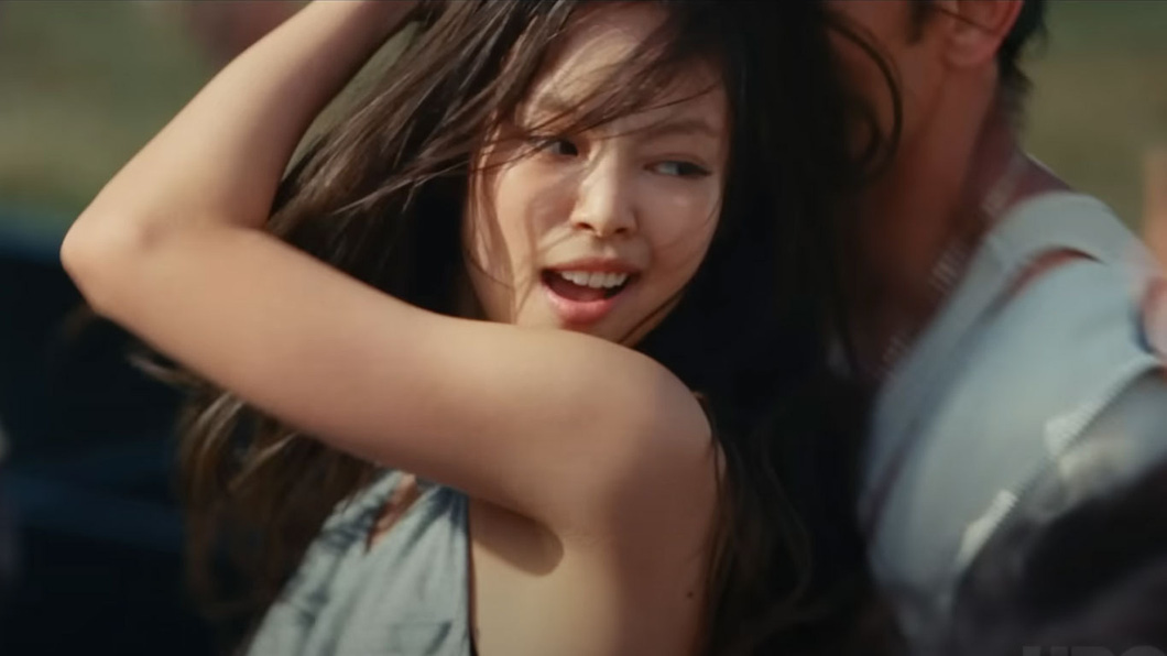 Jennie gây tranh cãi vì nhảy sexy trong phim có nội dung bị cho là khiêu dâm - Ảnh 2.