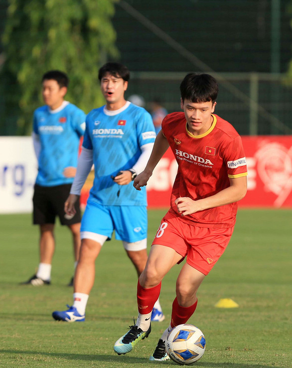 Nhà vô địch Thai League muốn mượn tiền vệ Hoàng Đức một năm - Ảnh 1.
