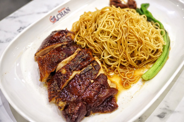 Quán cơm gà ông Chan nổi tiếng ở Singapore mất sao Michelin Guide - Ảnh 2.