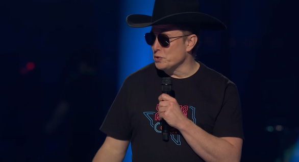Elon Musk mời các hãng xe quay lại quảng cáo trên Twitter, hứa không thiên vị Tesla - Ảnh 1.